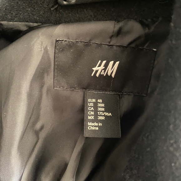 H&M BLACK COAT - Picture 3 of 4